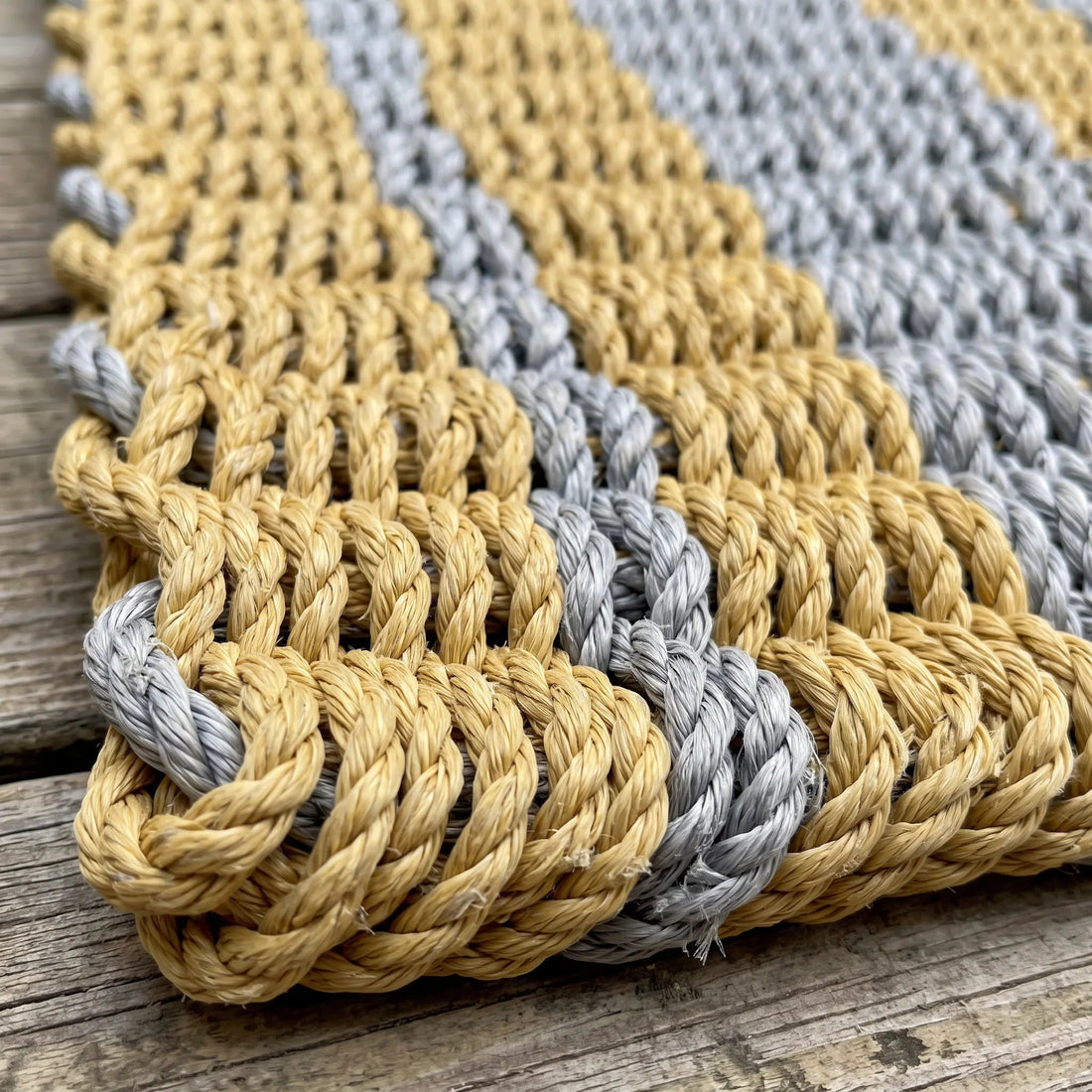 Doormat That Doesn't Shed: What to Look for in a Lasting Entryway Mat - Lolli's Loops