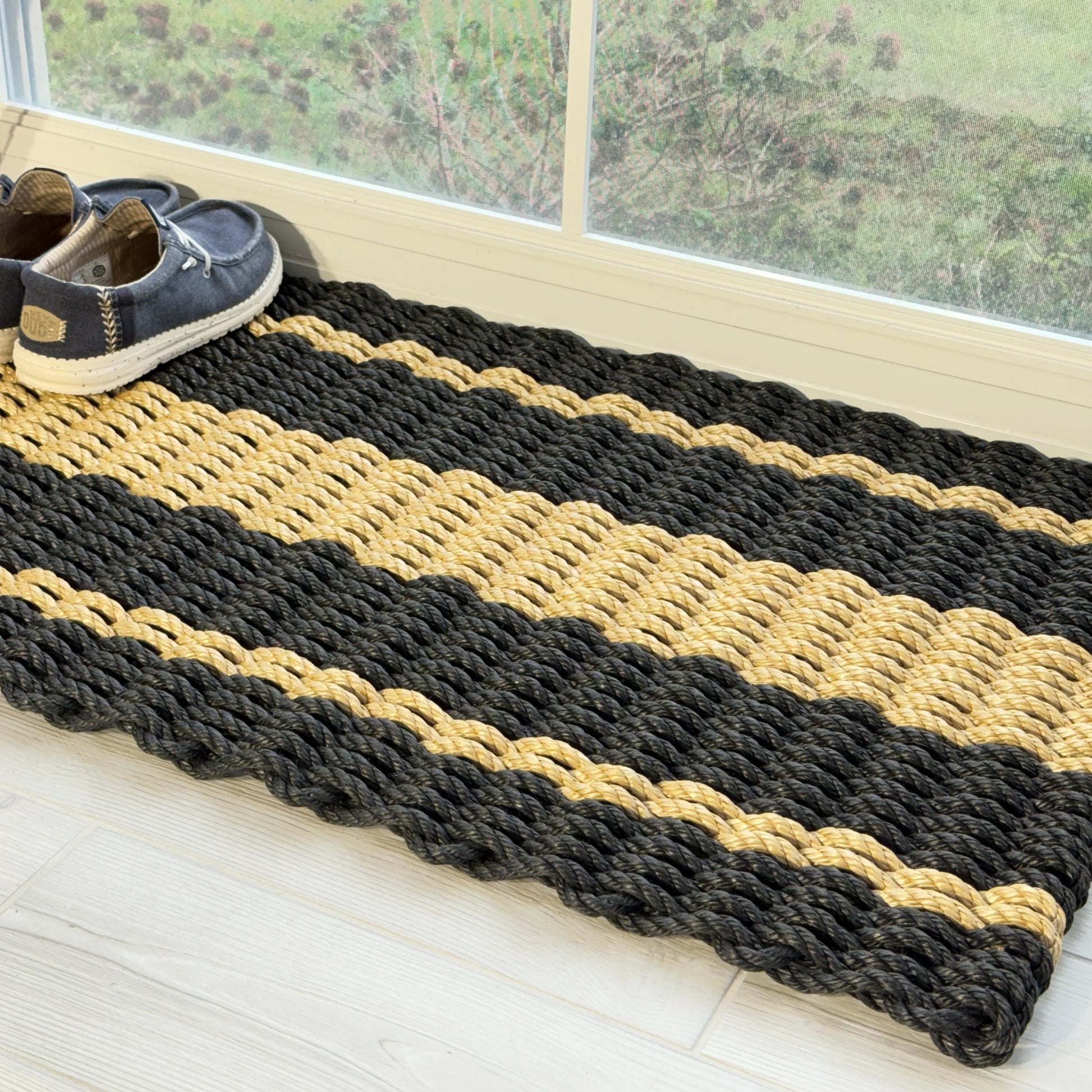Captain's Rope Doormat - Black and Tan - Lollis Loops