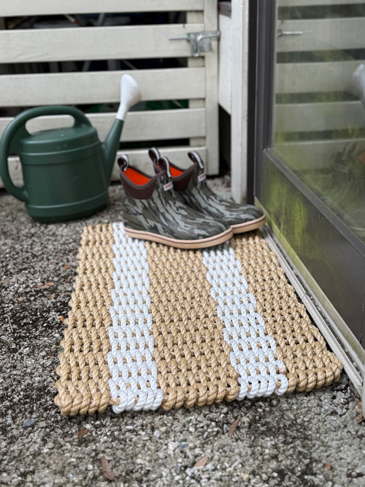 Outdoor Rope Mat Tan and White with Boots